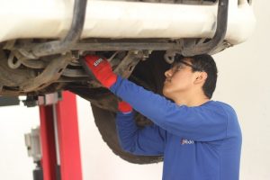 taller de servicio técnico mecánico para vehículos comerciales como camionetas 4x4